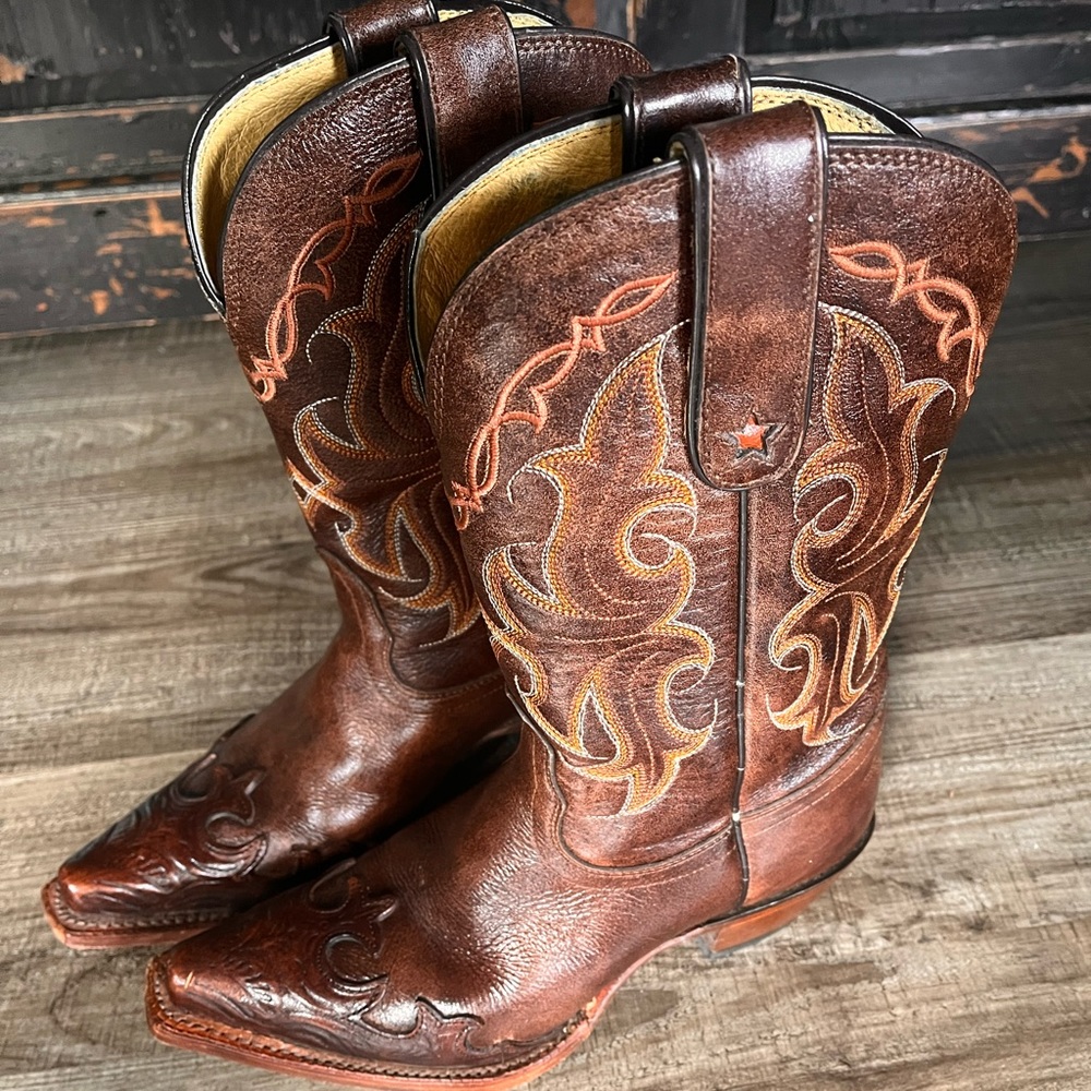 Tony Lamas Santa Fe Snip Toe